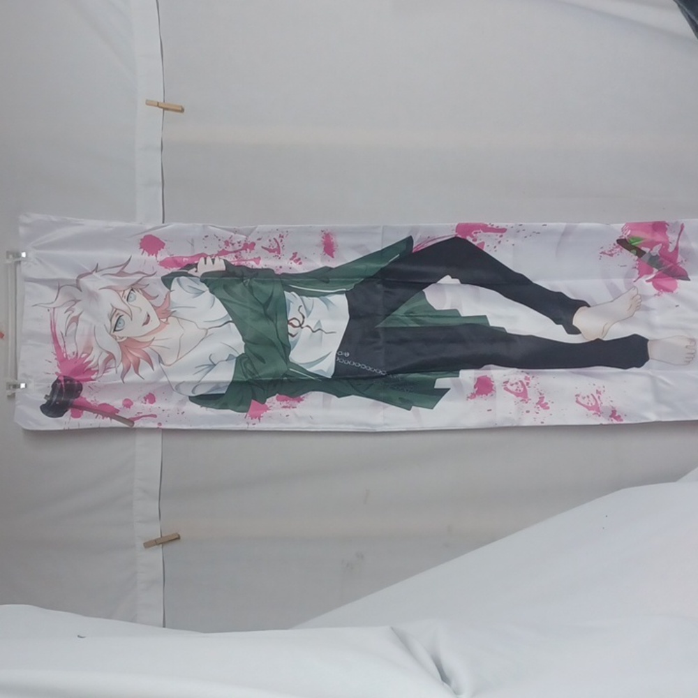 Body pillow zippered cover